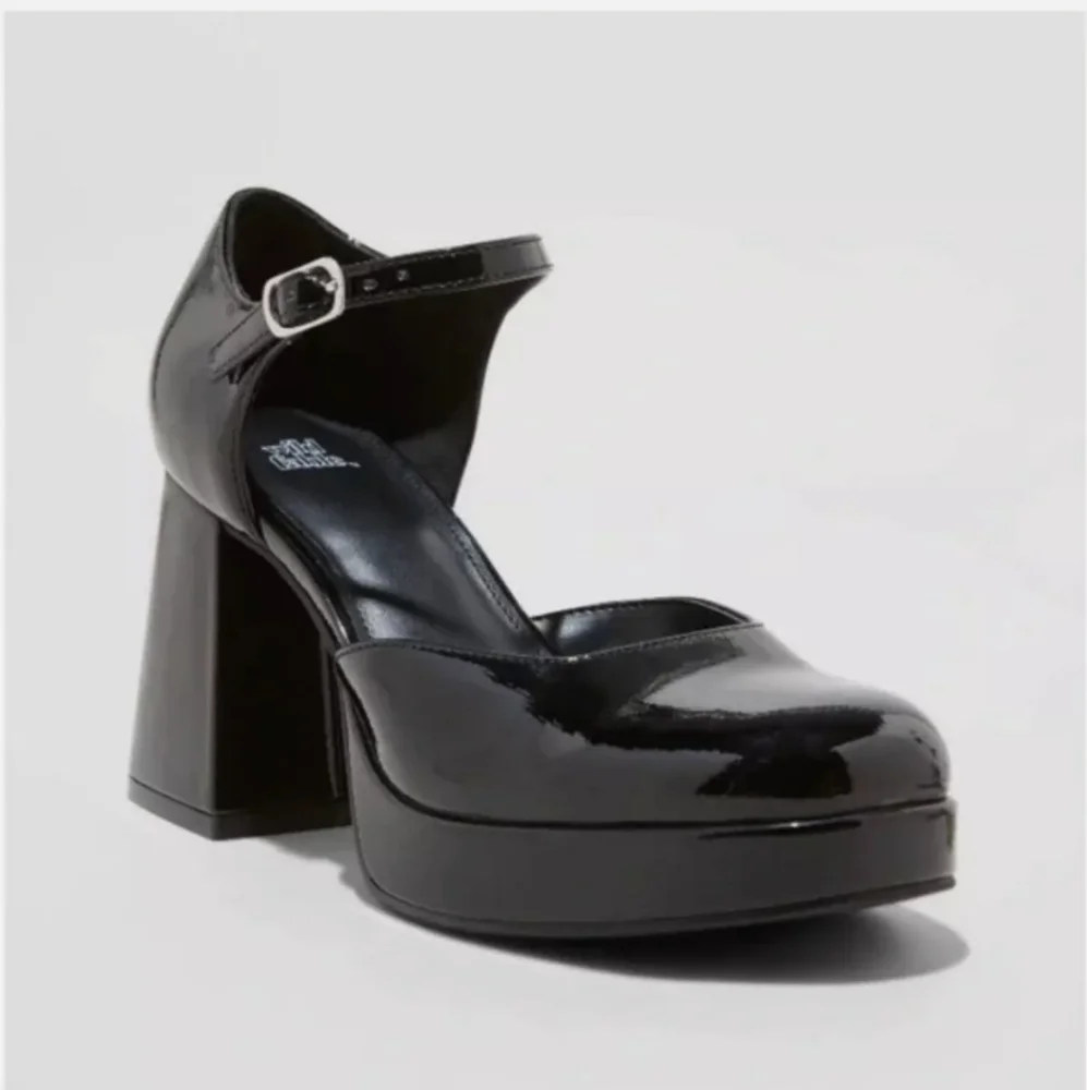 Glossy Black Platform Heels with Chunky Block Heel